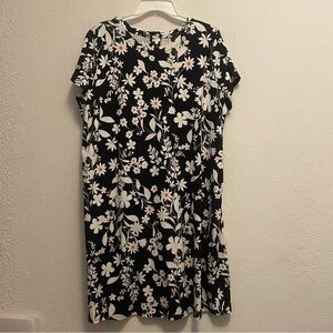 J. JILL Wearever Plus Size XL Short Sleeve Dress Back Button Pleat Black Floral